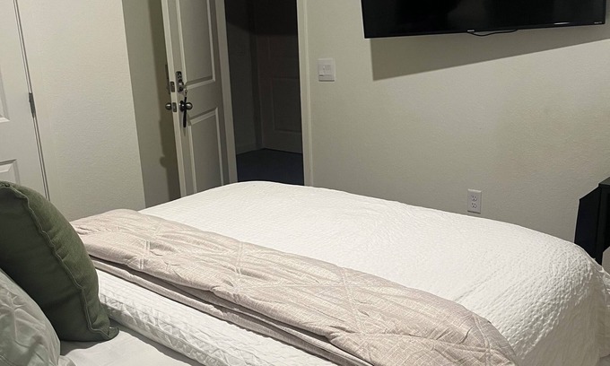 Watkins House | Lodging in Aurora, contactless entry