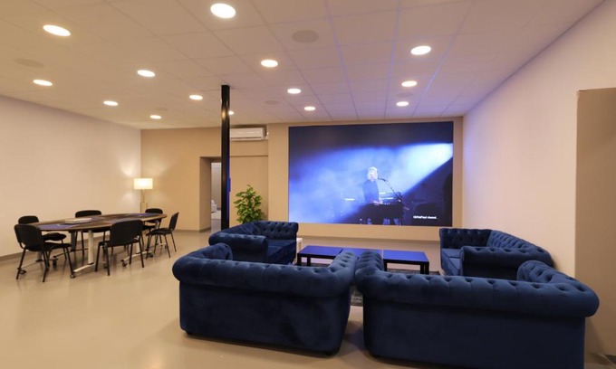 6th Arrondissement Apartment | Loft 250m2 avec écran led géant de 10m2
