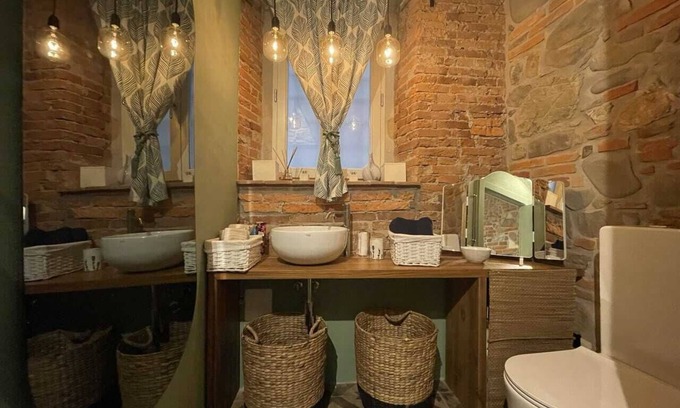 Lucca Historical Center Cottage | Loft situalto in the historic center on the ground floor.