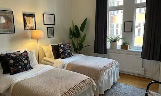 Norrmalm Apartment | Loft - Sleeps 3 - WiFi - Close to Attractions