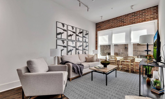 Castleberry Hill Apartment | Loft Style Spacious Lux Apt 102, sleeps 6