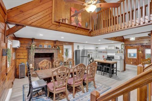 Long Pond House | Log Cabin and Guest House Sleeps 18 2 Game Rooms