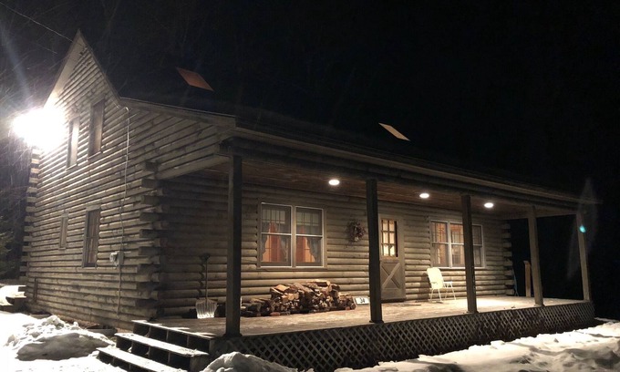 Stratton Cabin | Log Cabin in the Woods in the heart of Ski Country