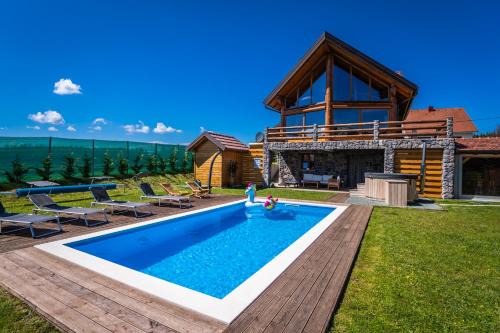 Ravna Gora Villa | Log home Mountain Mama