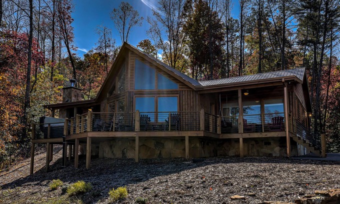 Blue Ridge Cabin | Log-off Lodge by Escape to Blue Ridge