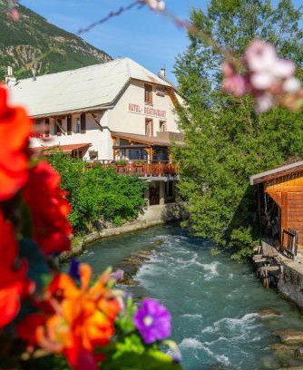 La Salle-les-Alpes Hotel | Logis Hôtel et Spa Le Christiania