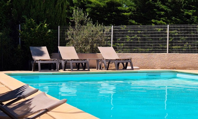 Chateauneuf-du-Rhone Hotel | Logis Hôtel Le Mistral - Restaurant - Montélimar sud