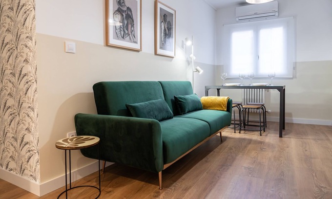 La Magdalena Apartment | LOIRA ASALTO: Comfort and warmth in a central area