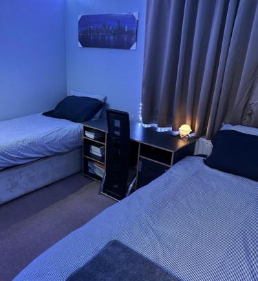 London Borough of Hounslow House | London gateway get-away