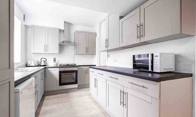 Reading House | London Rd