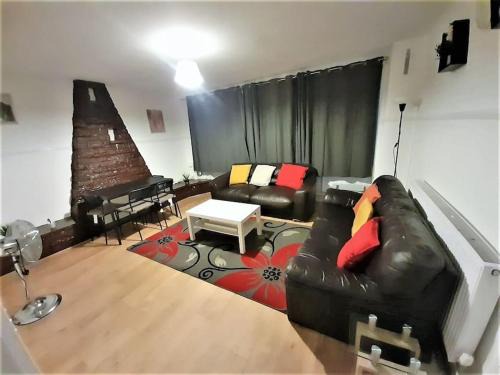 Hoxton Apartment | London Zone 1, 3bedroom with a garden