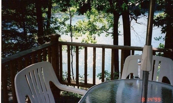 Lake Ann Cottage | Lone Pine Cottage 1 Bedroom Lakefront on Bryan Lake