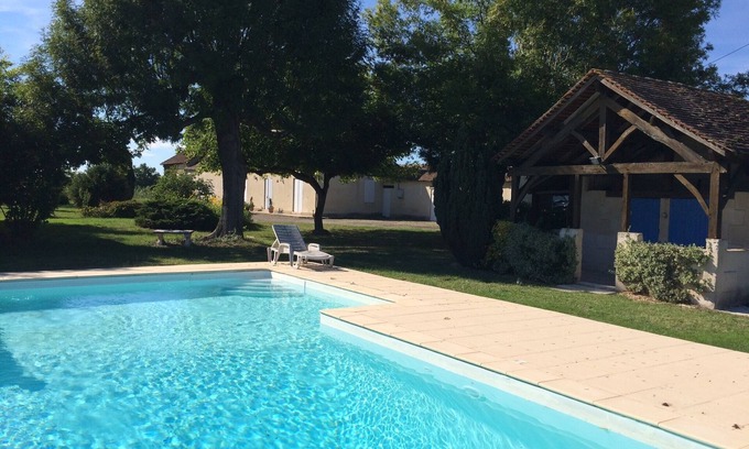Saint-Pierre-d'Eyraud House | Longère perigourdine in quiet surroundings with swimming pool