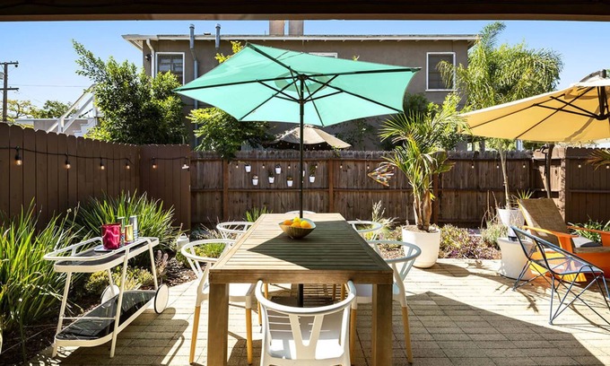 Bixby Knolls Condo | Long Beach Mid-Century Family Home + Private Patio