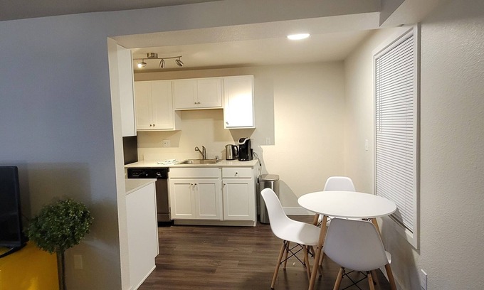 Bremerton Apartment | Long Term Discount! 1BR Home, Close To Everything