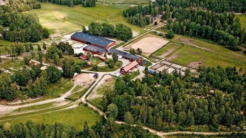 Nykvarn Bed & Breakfast | Long Valley Ranch & Lodge
