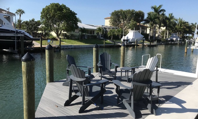 Longboat Key House | Longboat Key Waterfront 3BR house w/Pool in most desirable Country Club Shores