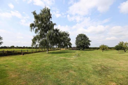Trowbridge House | Longscroft Lodge - Sleeps 4