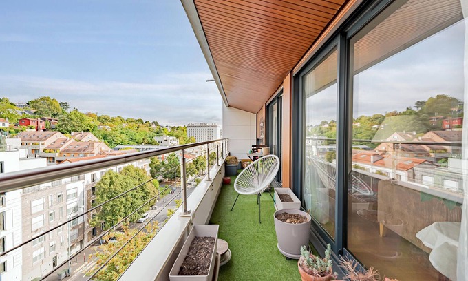 Chaville Apartment | Look forward to a relaxing vacation in this cozy vacation apartment.