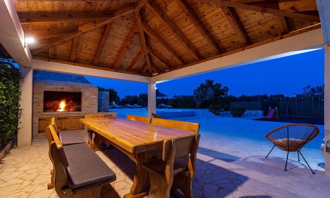 Pristeg House | Look forward to a wonderful vacation in this attractive vacation home with pool.