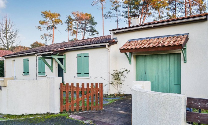 Hourtin House | Look forward to a wonderful vacation in this child-friendly vacation home not far from the sea.