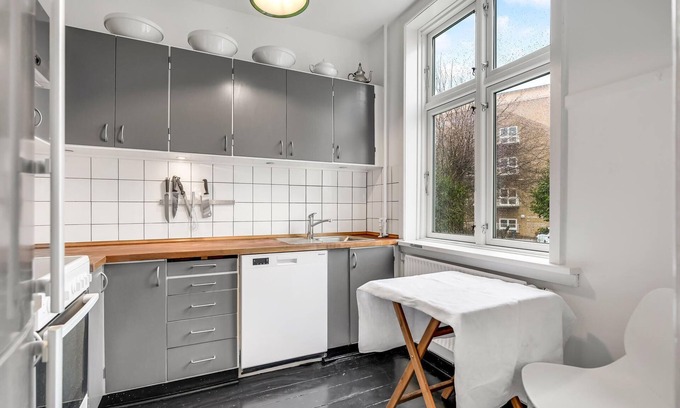 Øgadekvarteret Apartment | Look forward to an unforgettable vacation in a good location in this vacation apartment.