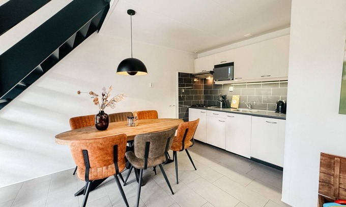 Norg House | Looking for the perfect family holiday bungalow? Look no further than our 6-person child-friendly bungalow at Norgerberg in Drenthe. Enjoy the sunshine and fresh forest air while your children play and explore in nature.