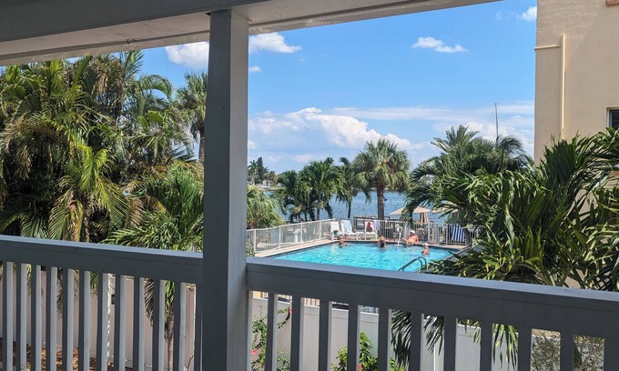 Treasure Island Hotel | Lorelei Resort Motel