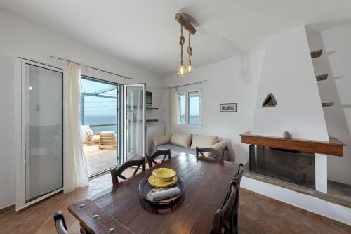 Kini Apartment | Lotos House - Unique Seaview Apartment