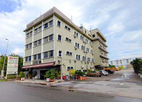 Ujong Hotel | Lotus Inn