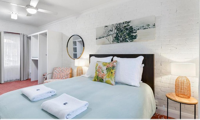 Orange House | Lou's Cottage