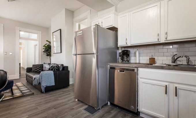 Merriwether House | Louisville Dream House 4BR/2BA by CozySuites
