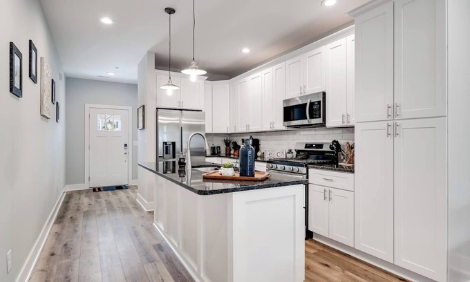 Gallatin House | Lov'n Lake Life - Gallatin, TN