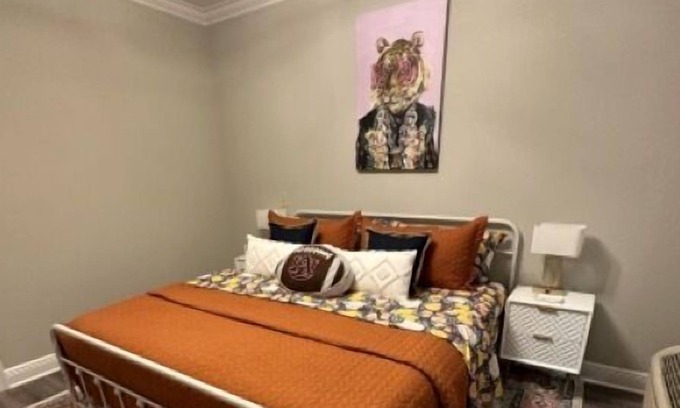 Auburn Condo | Loveliest Condo on the Plains- 2BR/2BA- steps to stadium