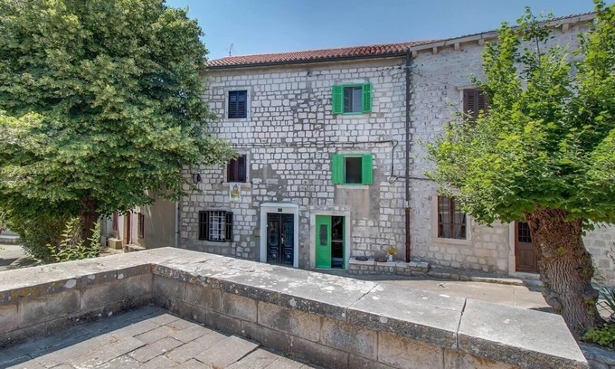 Mali Losinj Apartment | Lovely 15th Century apartment in Osor