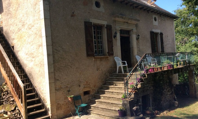 Ols-et-Rinhodes Other | Lovely 19th century limestone farmhouse with 5 bedrooms set in own land.