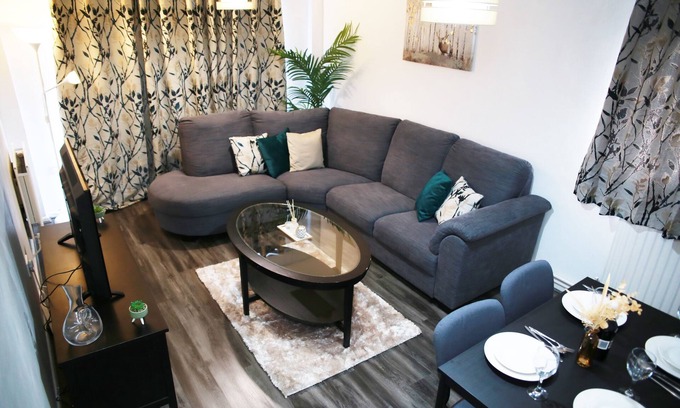 Kenton East Apartment | Lovely 2-bed Apartment in Harrow