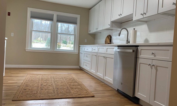 Sherborn House | Lovely 3 bedroom - Close to Boston - 1 month stay required