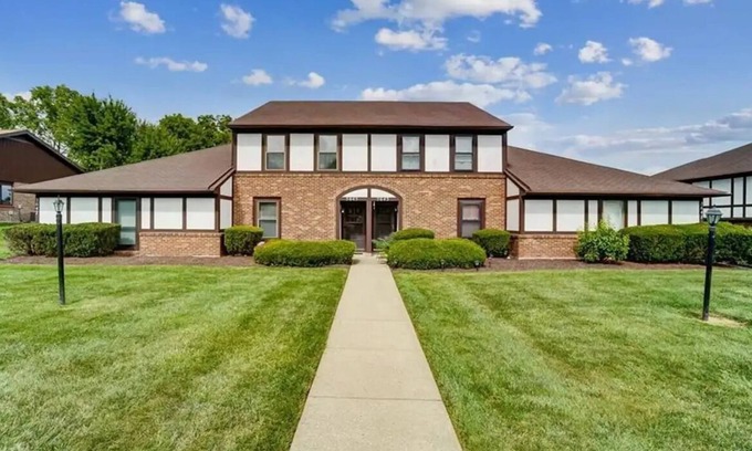 Dayton House | Lovely 3 Bedroom Condo in Centerville!