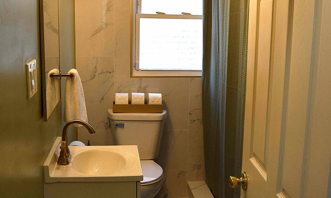 South Louisville House | Lovely 3-bedroom house in Louisville with AC, WiFi
