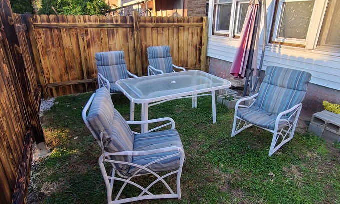 Trenton Apartment | Lovely 3 bedroom unit ,safe and quiet neighborhood . Full kitchen setup