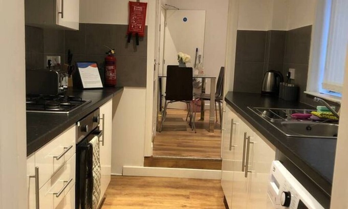 Anfield House | Lovely 4-bed House in Anfield all En-suite,