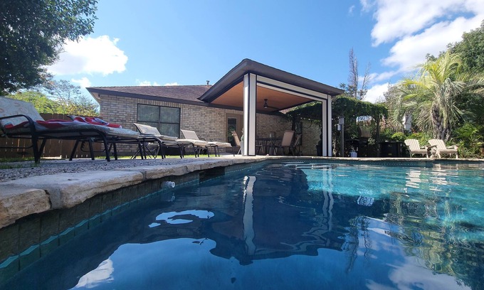 Stone Oak House | Lovely 4 bedroom home, with pool , heating pool is 45$ a day extra on request