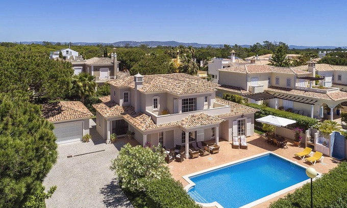 Vale do Garrao Villa | Lovely 4 bedroom Villa with Private Pool (heatable) in Varandas do Lago