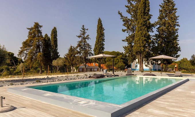 Sao Martinho Villa | Lovely apartment in villa for 7 people with pool, WIFI, A/C, TV, terrace and parking