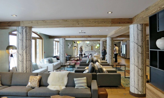Val-d'Isere Apartment | Lovely apartment for 4 guests with WIFI, hot tub, pool, TV, balcony and parking