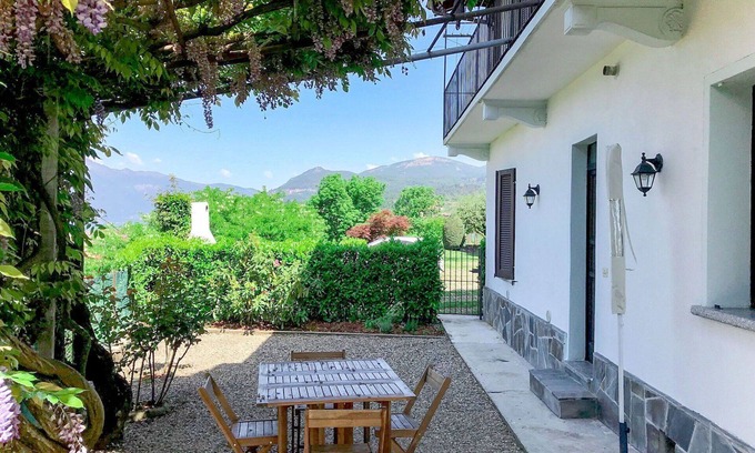 Luino Apartment | Lovely apartment for 3 guests with WIFI, TV and patio