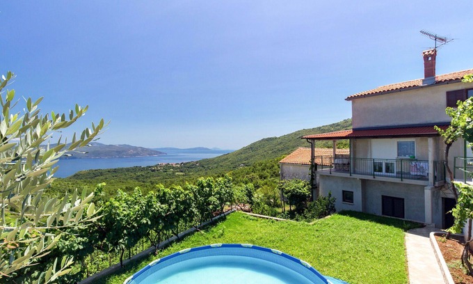 Martina Apartment | Lovely apartment for 5 people with private pool, WIFI, A/C, TV, terrace and parking