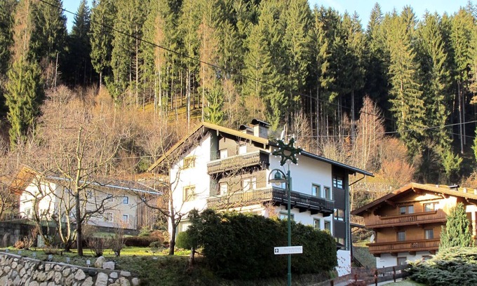 Ried im Zillertal Apartment | Lovely apartment for 6 people with WIFI, TV, balcony and parking