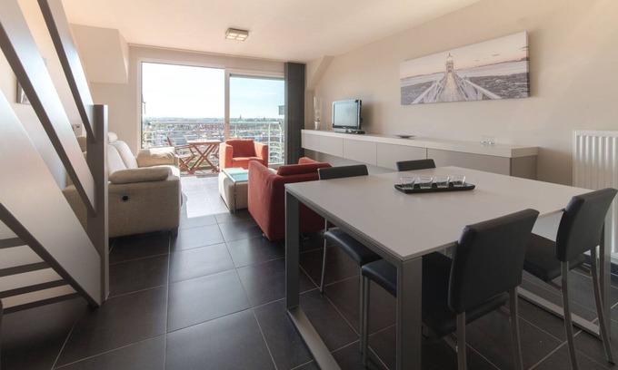 Blankenberge Apartment | Lovely apartment for 4 guests with WIFI, TV, balcony and parking